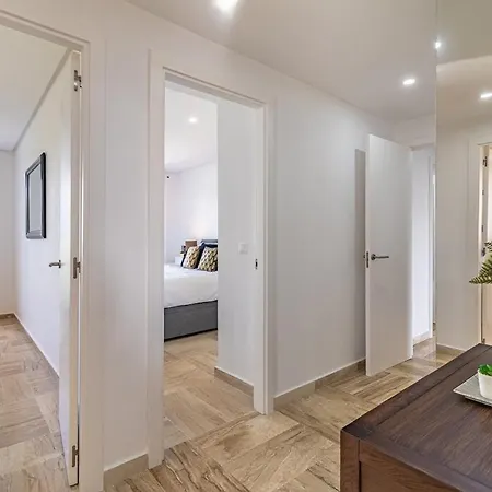 Waterfront Polo Royale Iii Apartment