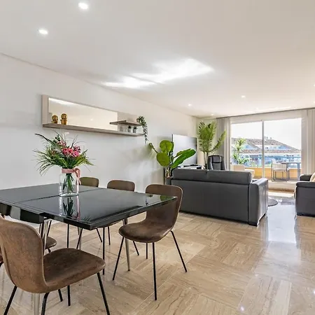 Apartment Waterfront Polo Royale Iii