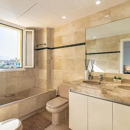 Apartment Waterfront Polo Royale Iii