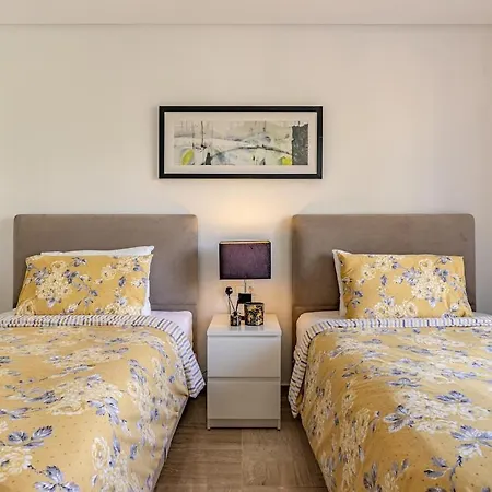 Waterfront Polo Royale Iii Apartment *